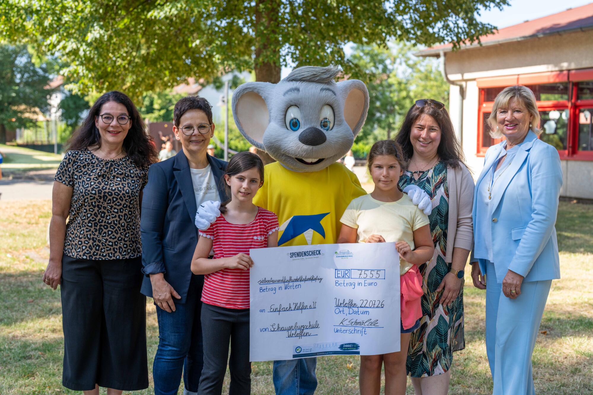 Impression Spendenübergabe an den Verein Einfach helfen e. V.